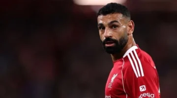 صلاح يجتمع مع إدارة ليفربول لحسم مستقبله مع اقتراب انتقال محتمل إلى السعودية